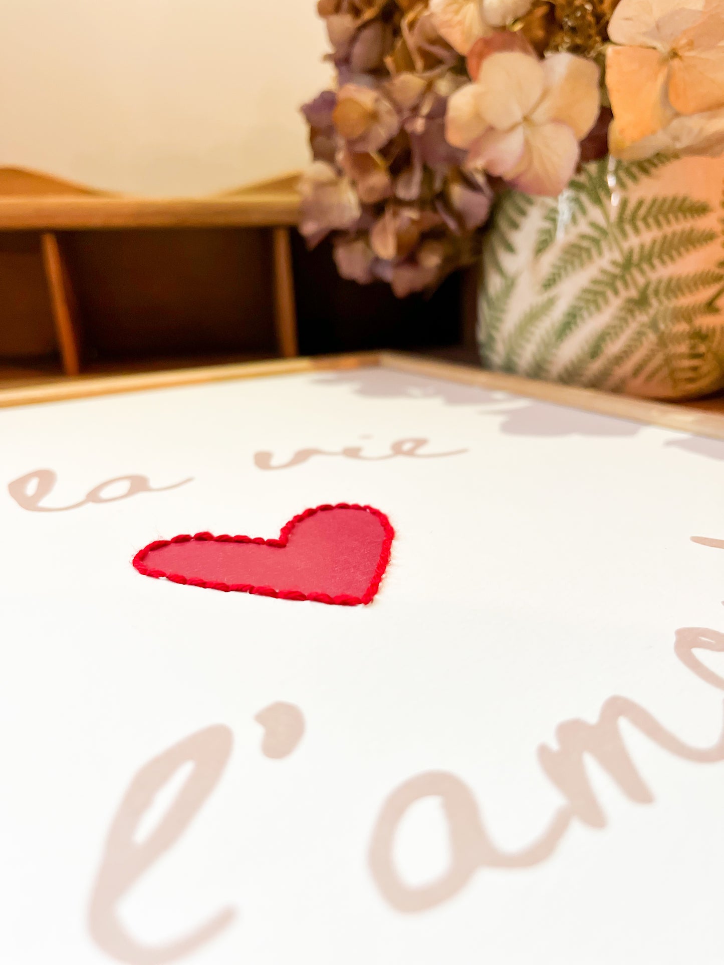 Affiche brodée ''À la vie, à l'amour"